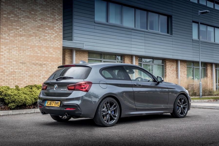  BMW M140i 3-Door (F21) 2016 года  (UK) (фото 10 из 17)